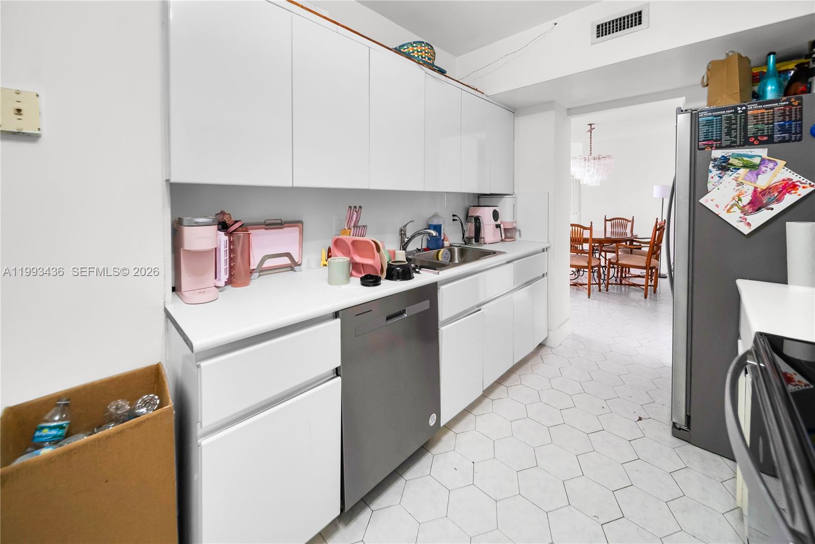 HILLCREST EAST NO 25 COND - Residential