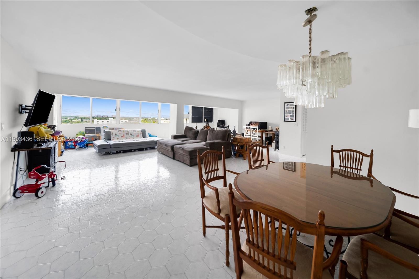 HILLCREST EAST NO 25 COND - Residential