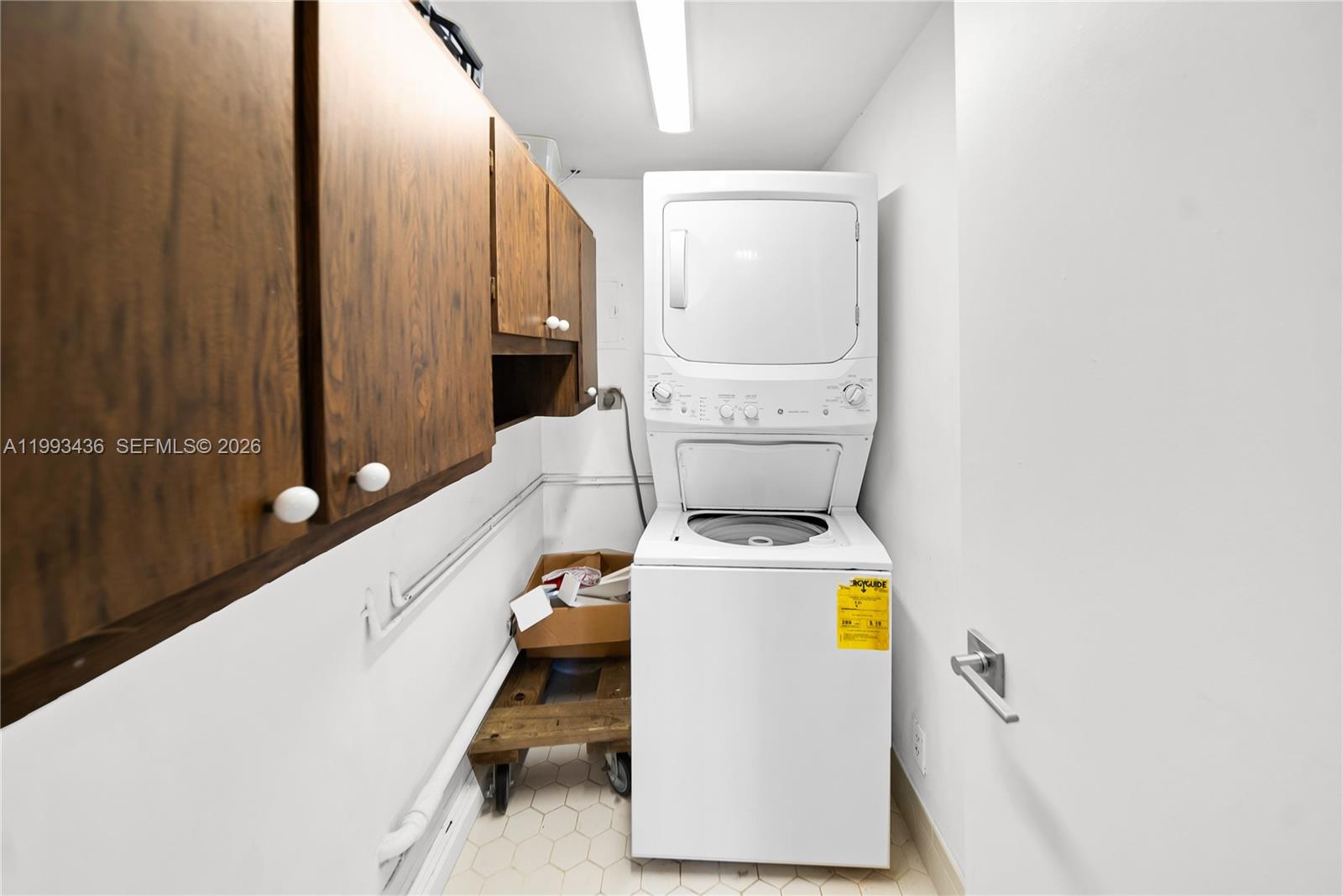 HILLCREST EAST NO 25 COND - Residential