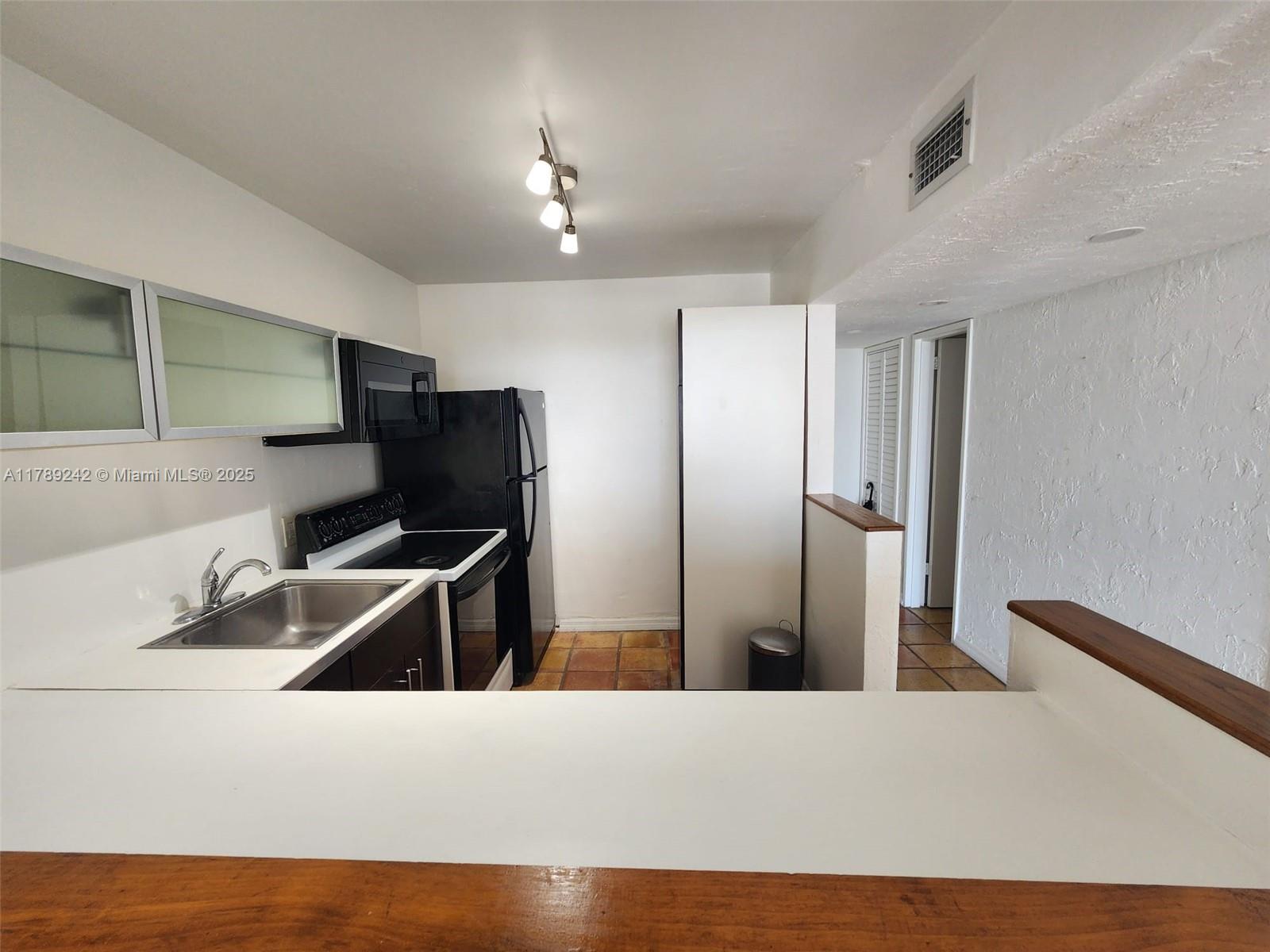 Property for Sale at 1228 West Ave 909, Miami Beach, Miami-Dade County, Florida - Bedrooms: 1 
Bathrooms: 2  - $419,000