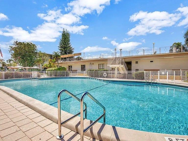 MAR-LEN GARDENS NO 6 CORP - Residential