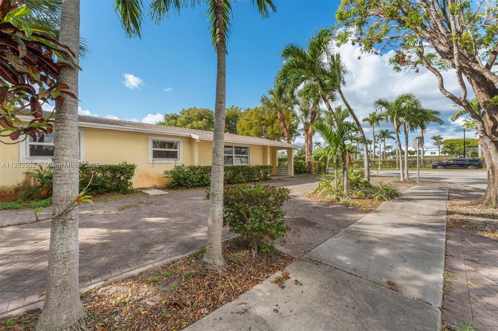 CORAL WAY VILLAGE SEC A P - Residential