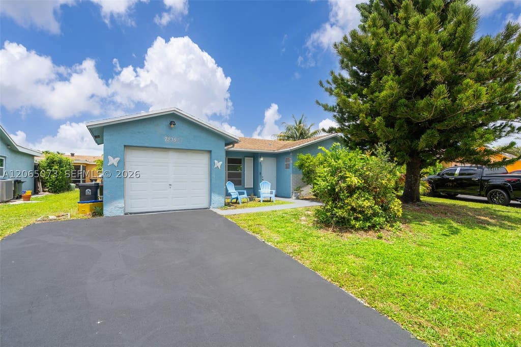Photo of 7235 Pine Bluff Dr, Lake Worth, FL 33467 (MLS # A12065073)