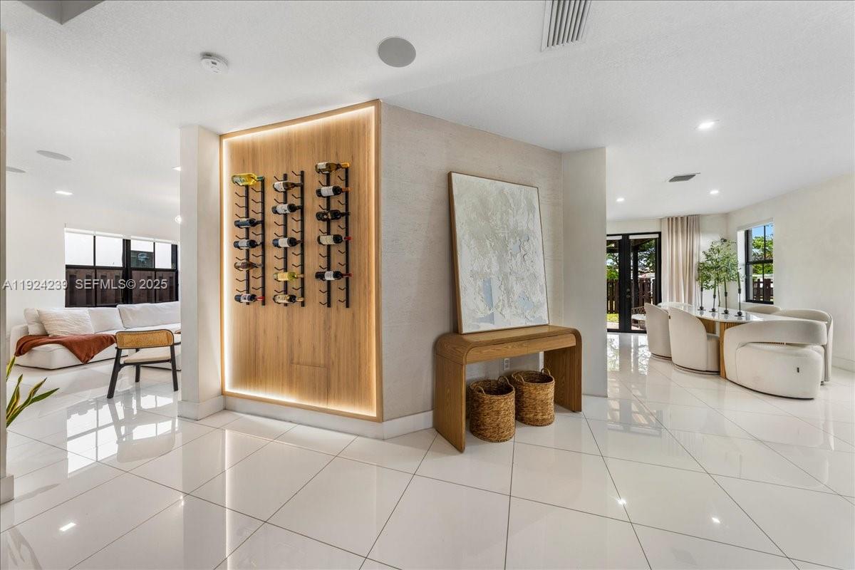 FONTAINEBLEAU WEST NORTH - Residential