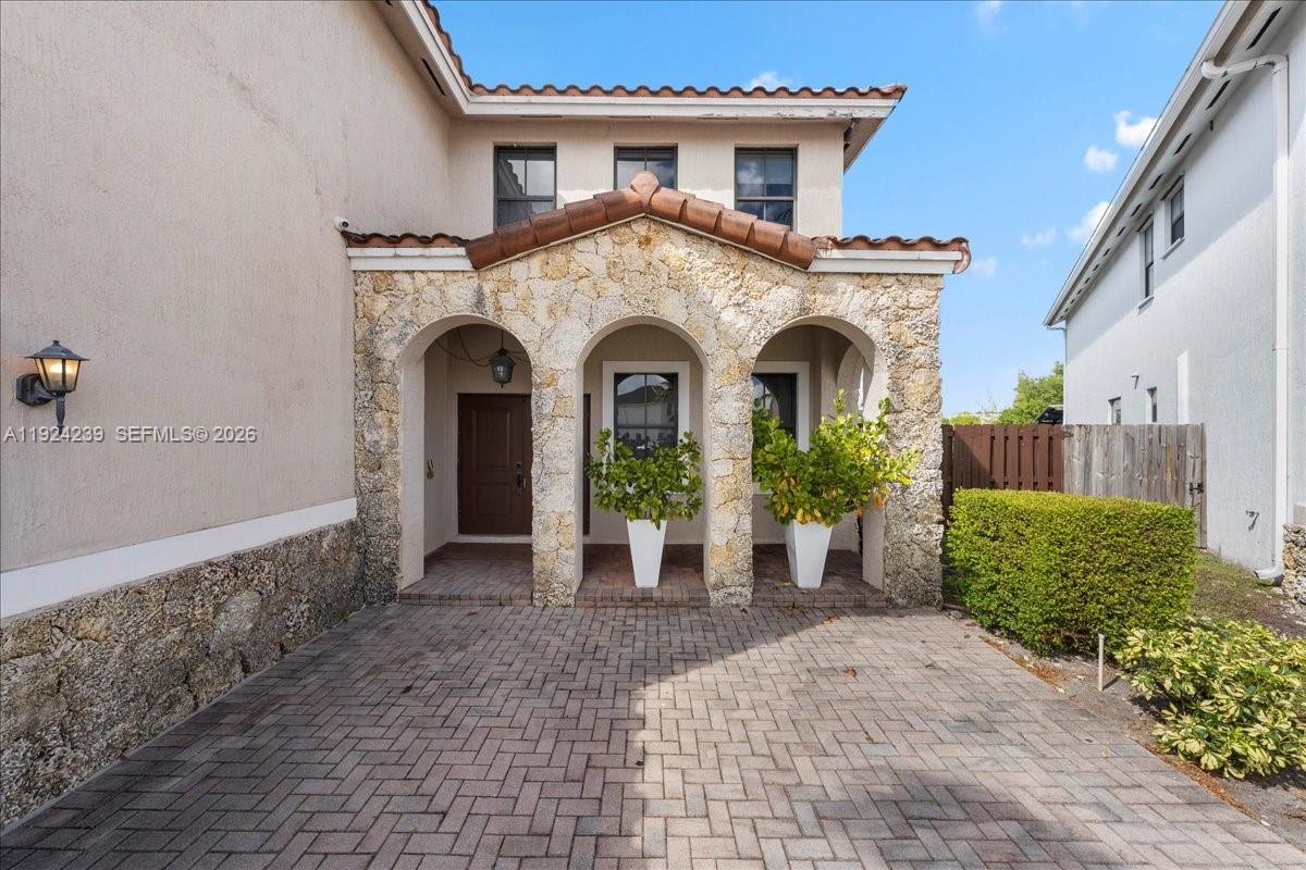 FONTAINEBLEAU WEST NORTH - Residential