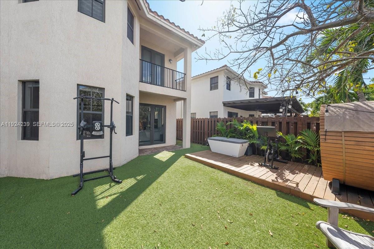 FONTAINEBLEAU WEST NORTH - Residential