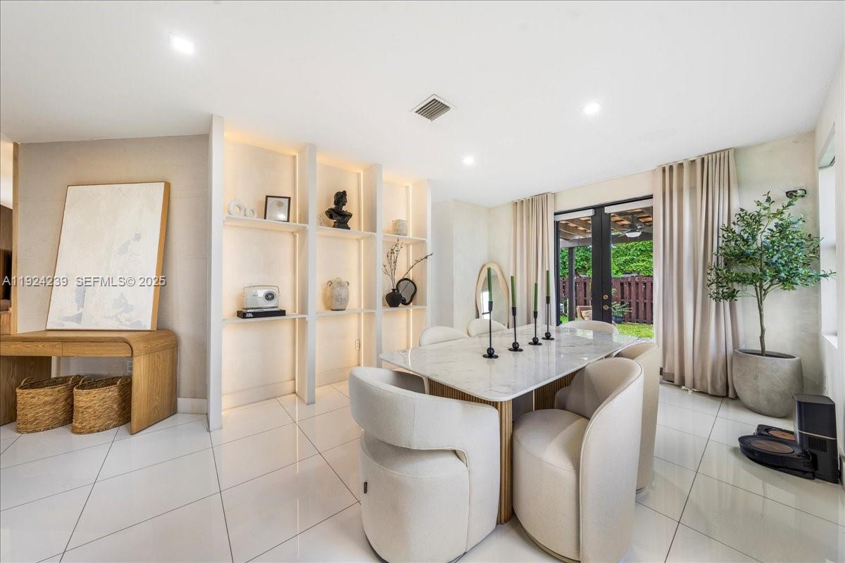 FONTAINEBLEAU WEST NORTH - Residential