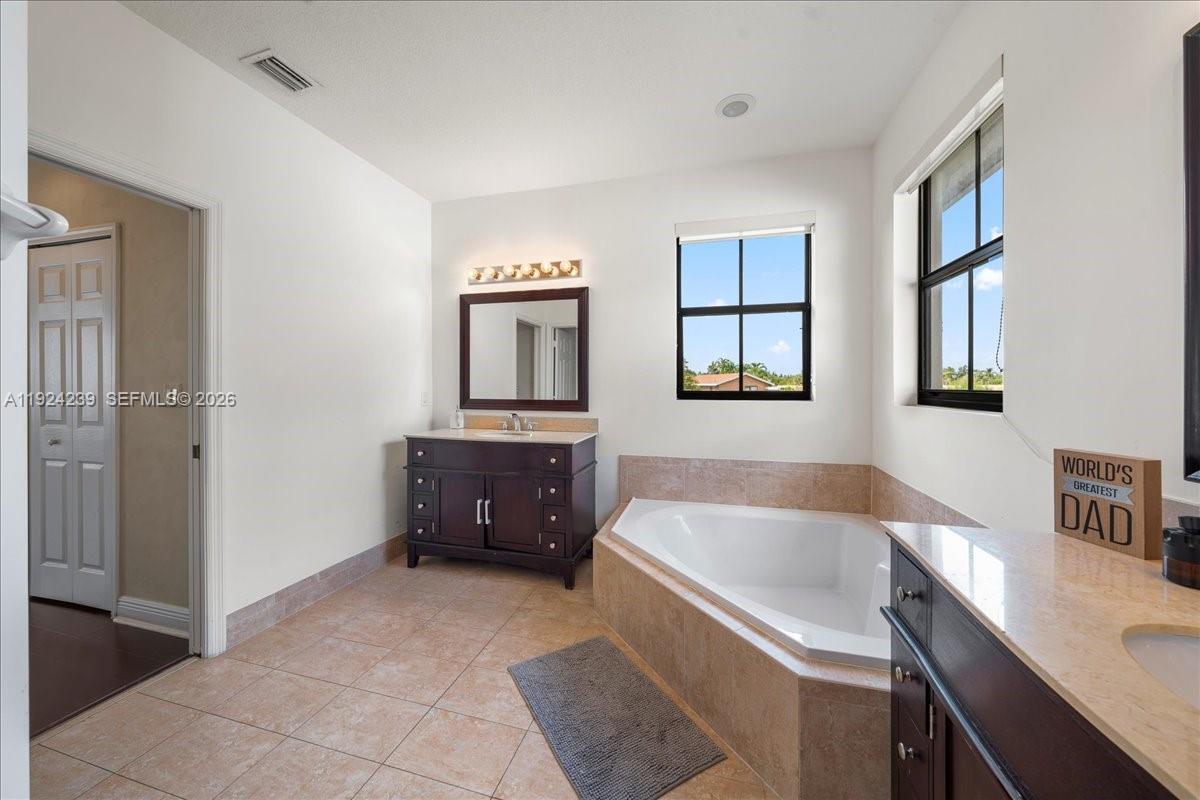 FONTAINEBLEAU WEST NORTH - Residential