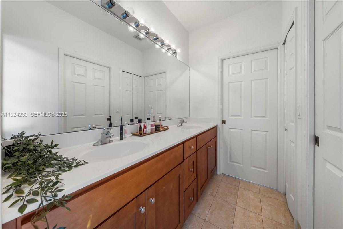 FONTAINEBLEAU WEST NORTH - Residential