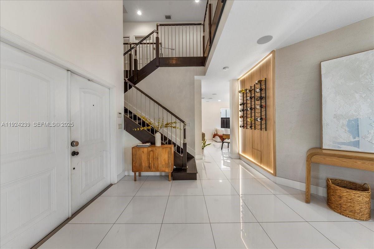 FONTAINEBLEAU WEST NORTH - Residential