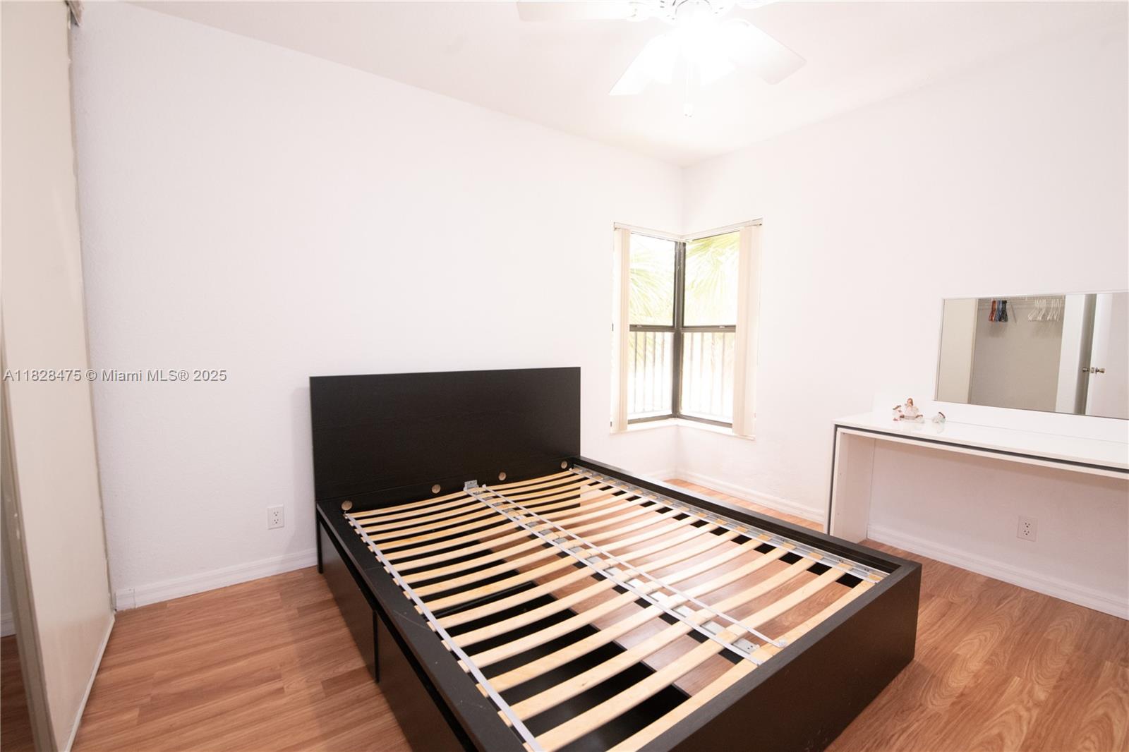 3883 Coral Tree Cir 3883