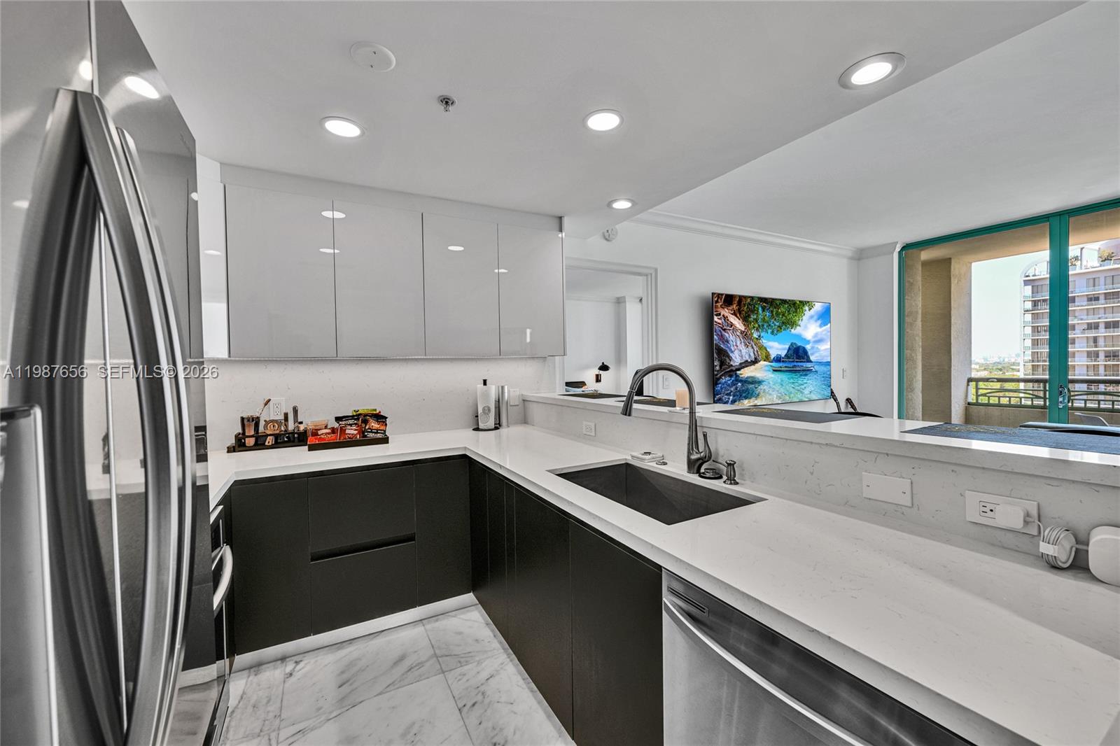 THE EXECUTIVE RESIDENCES - Residential Lease