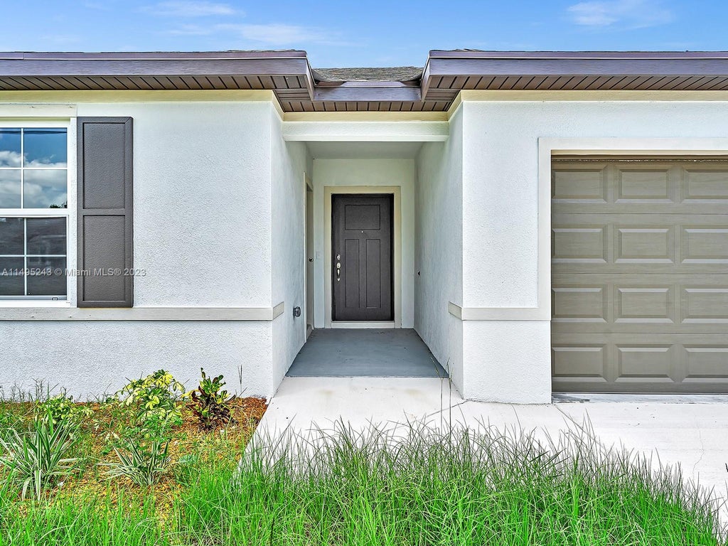 Photo of 2033 SW Castinet Ln #2033, Port Saint Lucie, FL 34953 (MLS # A11495243)