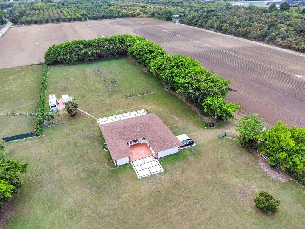 listing image 44