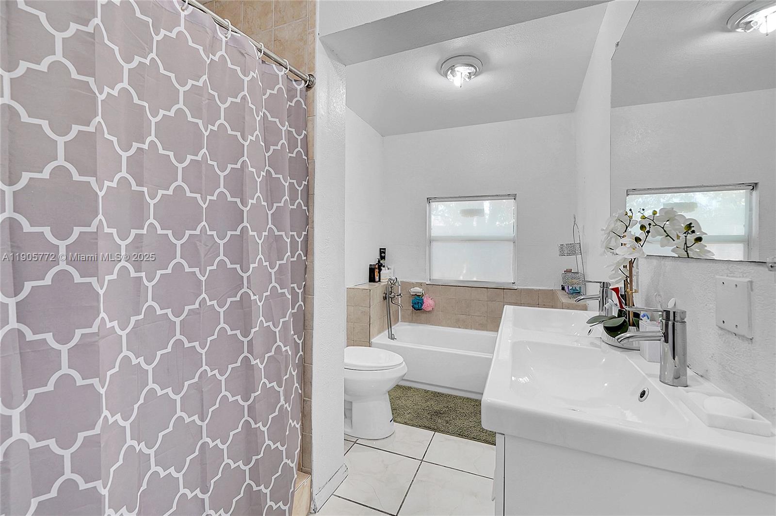 SARATOGA HEIGHTS RE-SUB - Residential