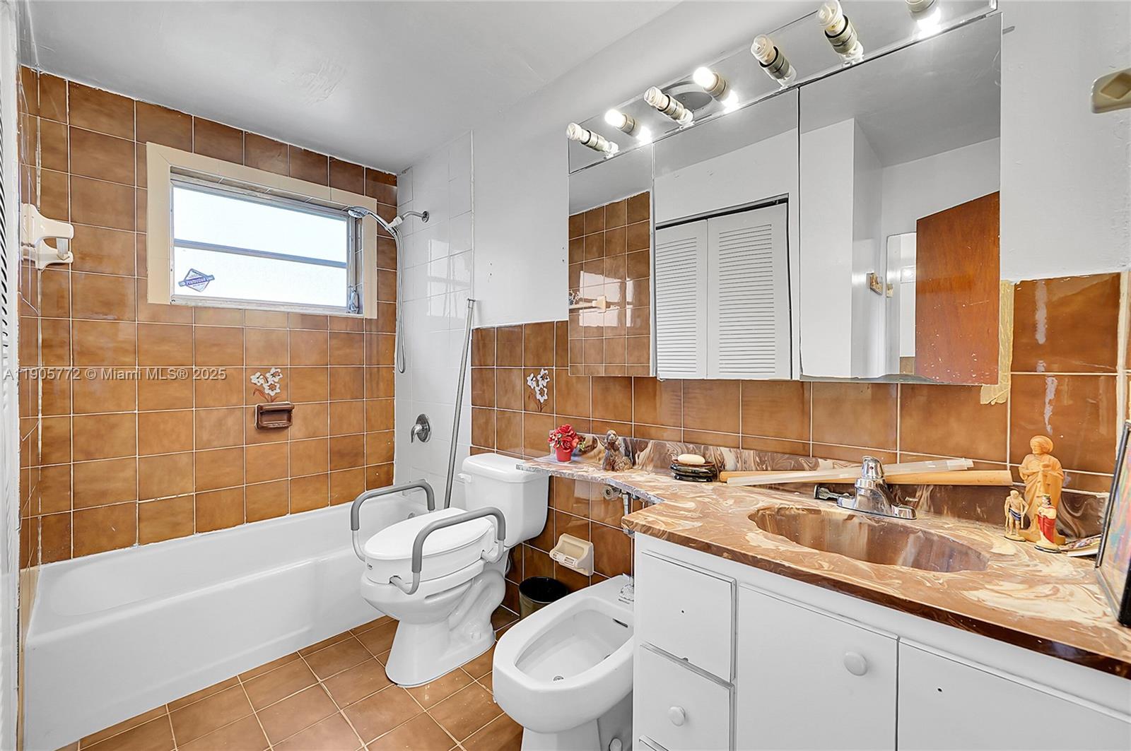 SARATOGA HEIGHTS RE-SUB - Residential