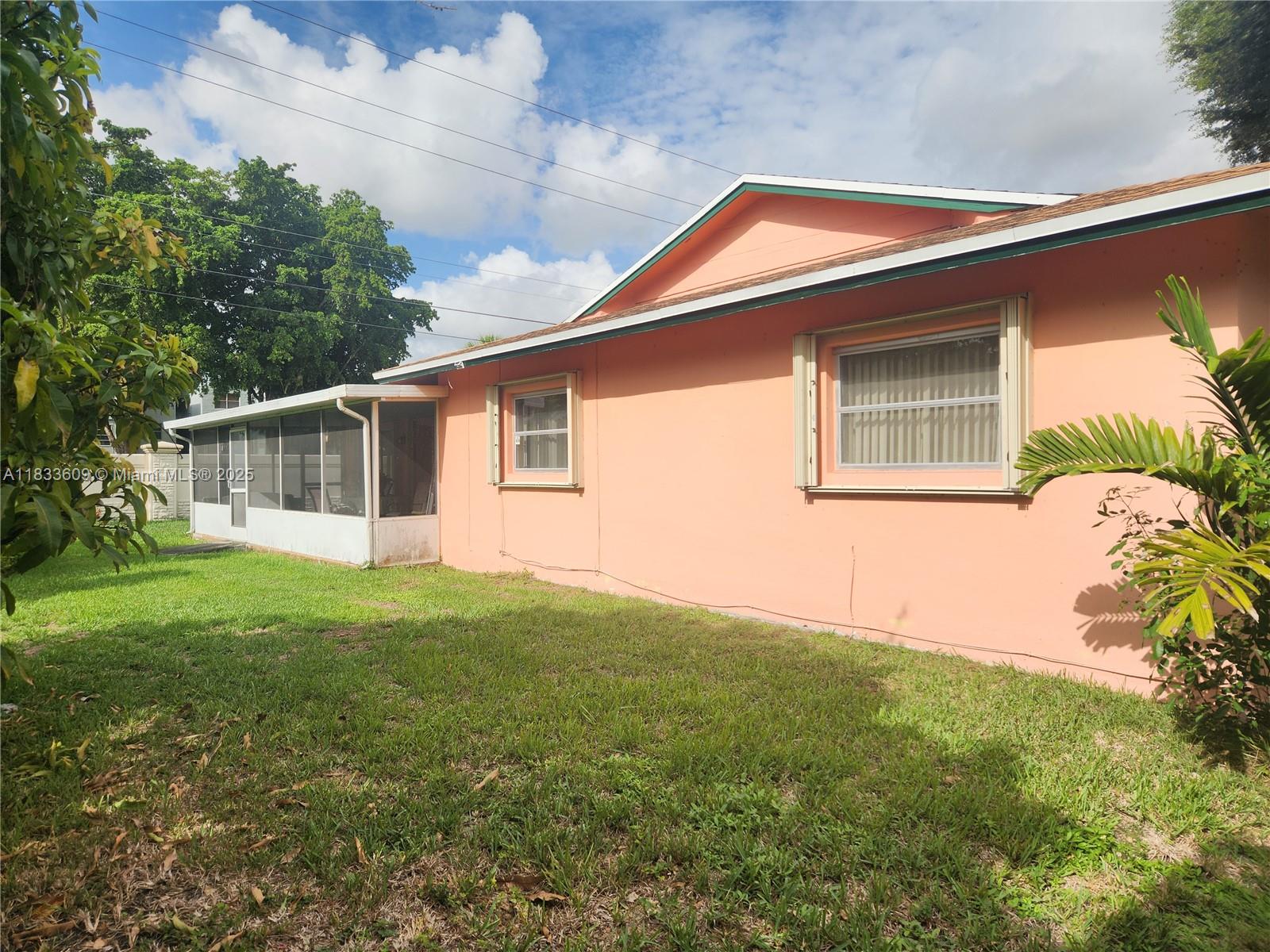6900 NW 94th Ave
