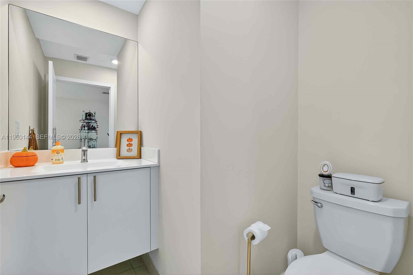 DOWNTOWN DORAL SOUTH PHAS - Residential