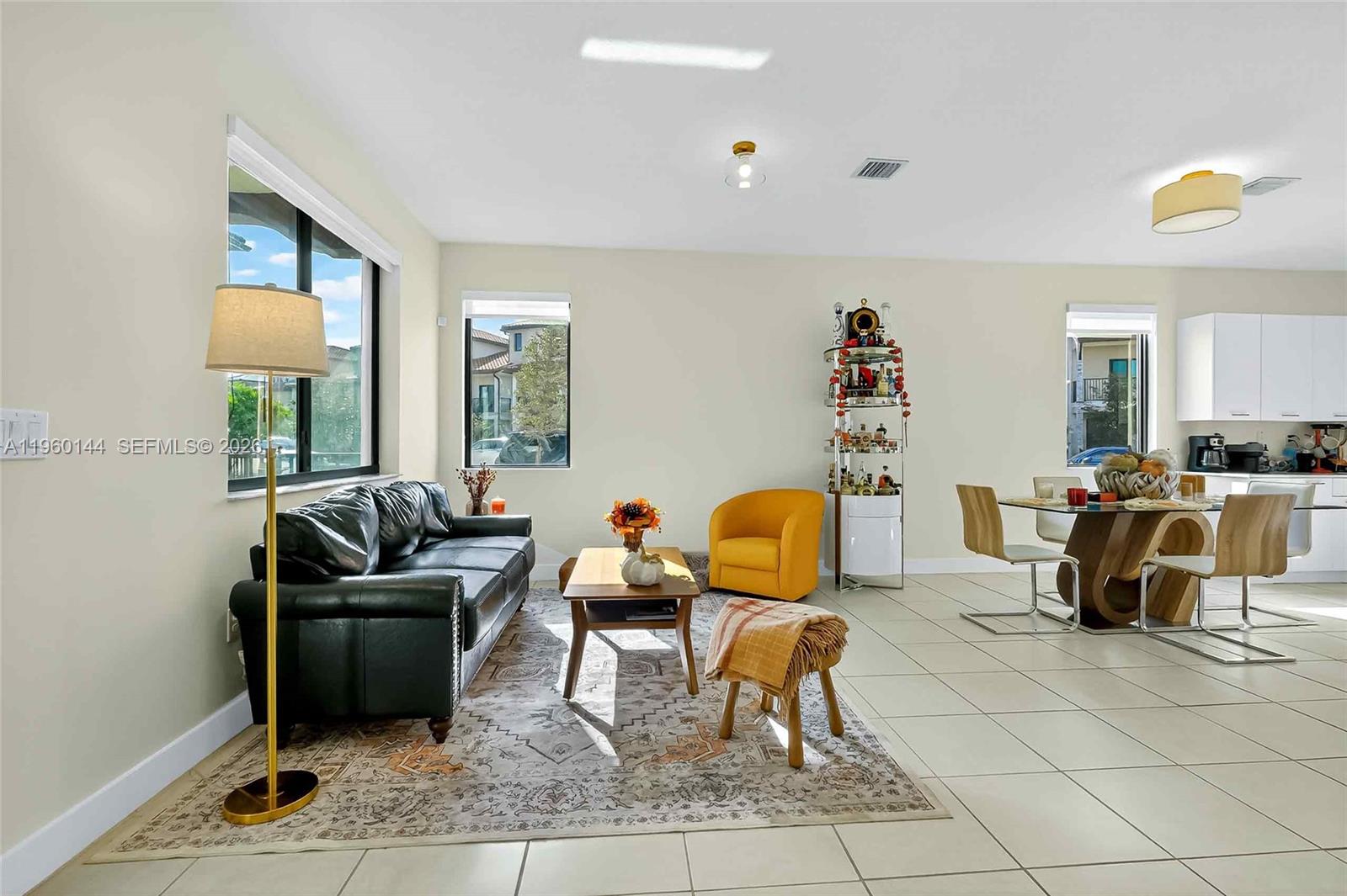 DOWNTOWN DORAL SOUTH PHAS - Residential