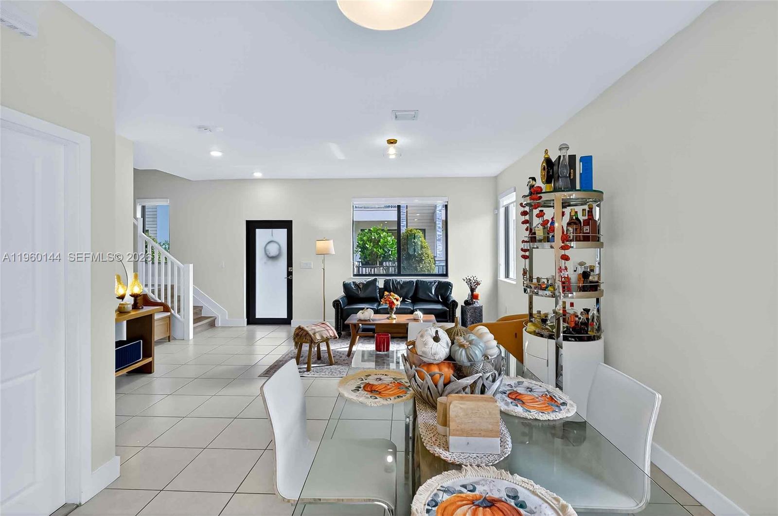 DOWNTOWN DORAL SOUTH PHAS - Residential