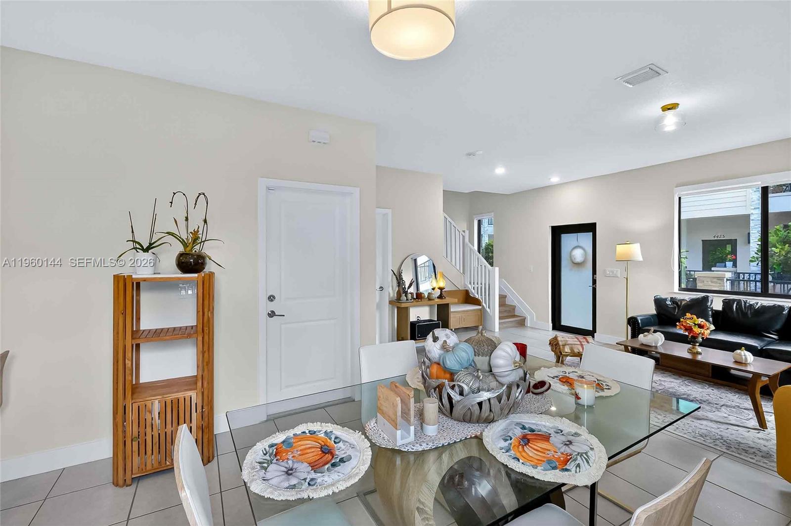 DOWNTOWN DORAL SOUTH PHAS - Residential