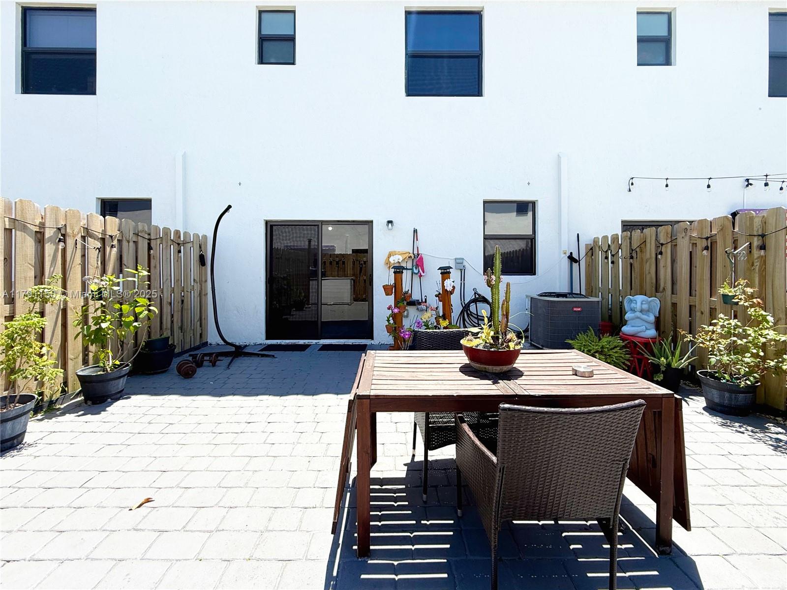 SILVER PALM RESIDENTIAL H - Residential