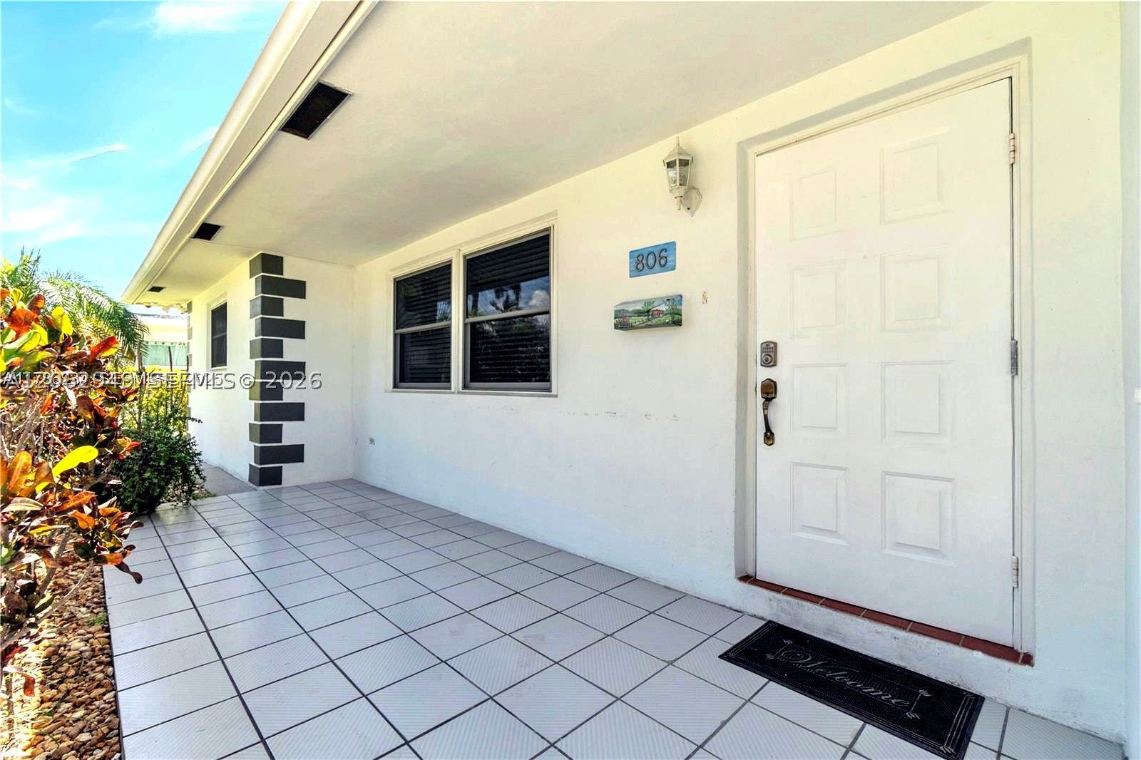 806 NE 4th St