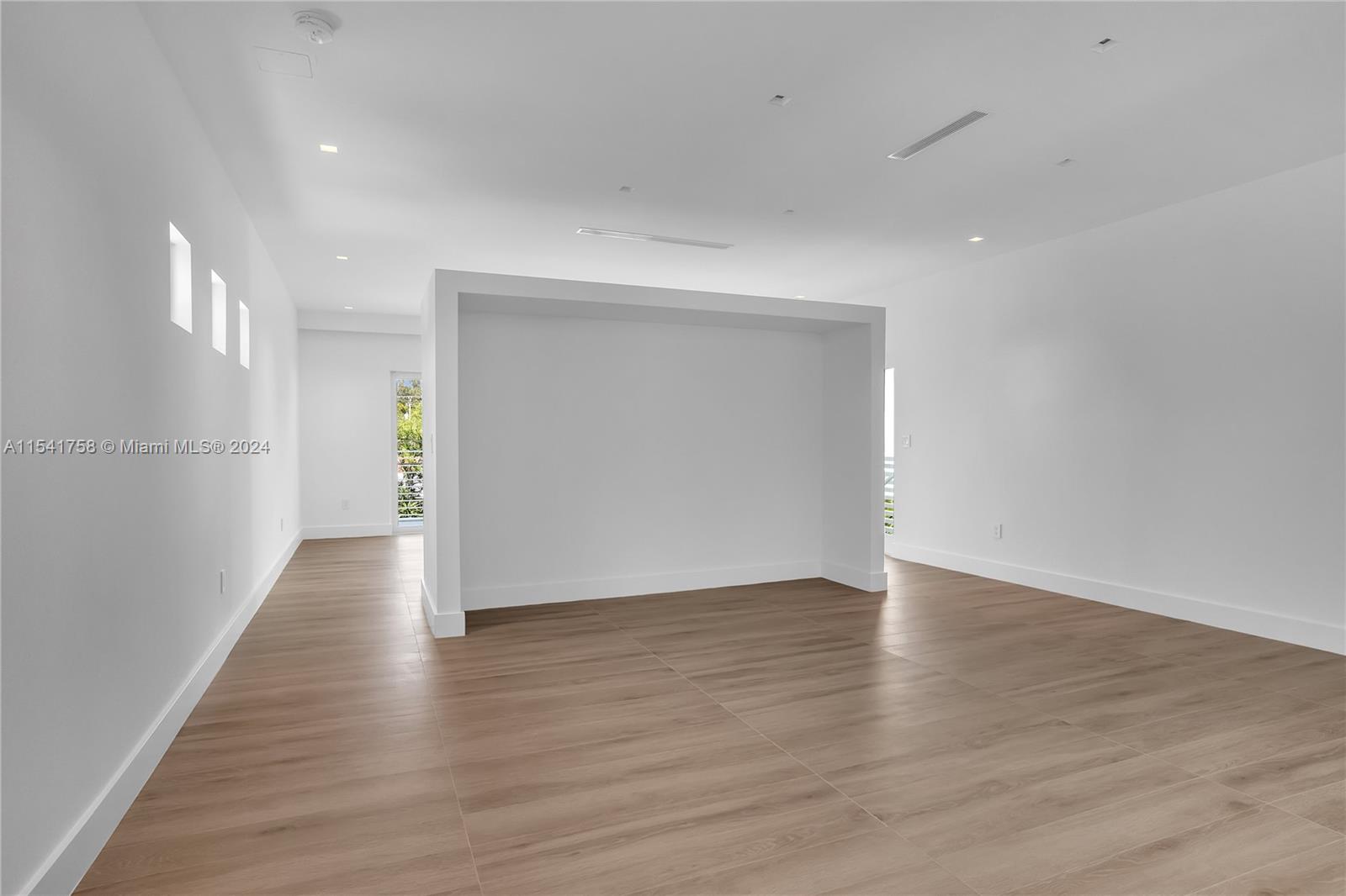 OCEANSIDE SEC ISLE OF NOR - Residential Lease