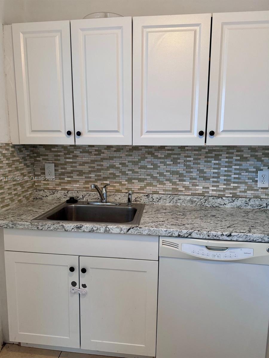 KINGS POINT BRITTANY COND - Residential