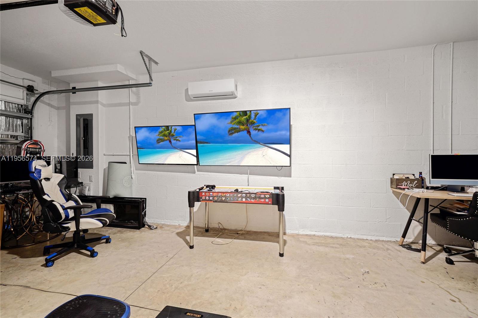 ROYAL HOMES WEST - Residential