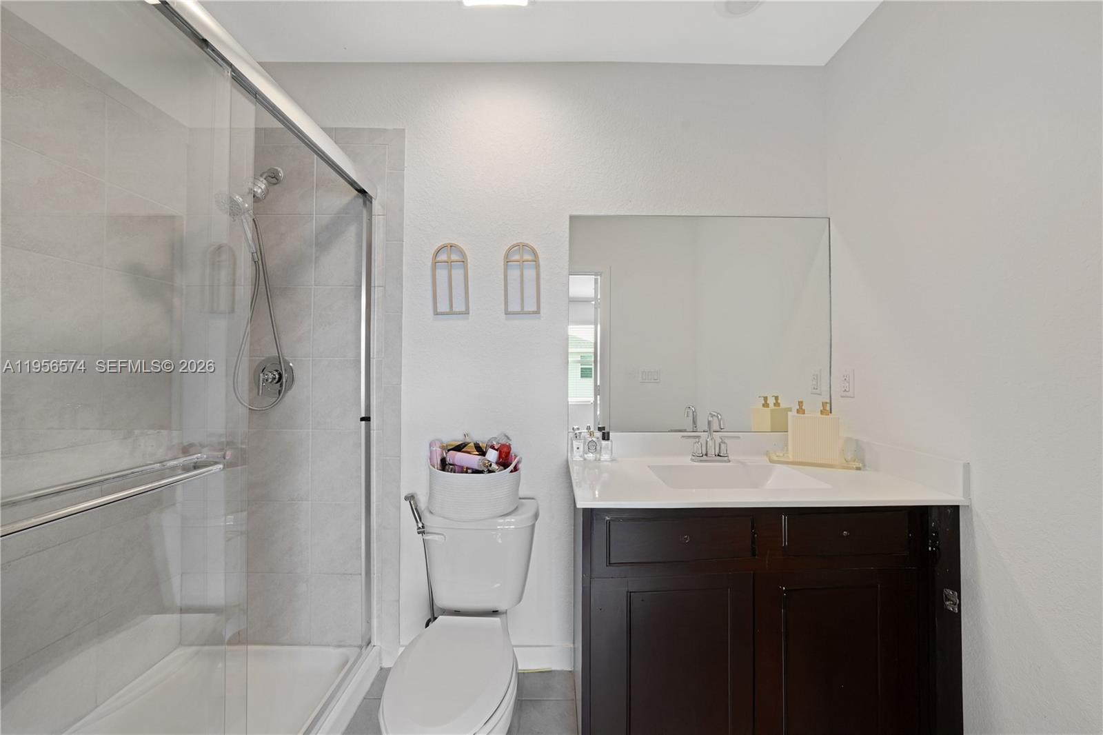 ROYAL HOMES WEST - Residential