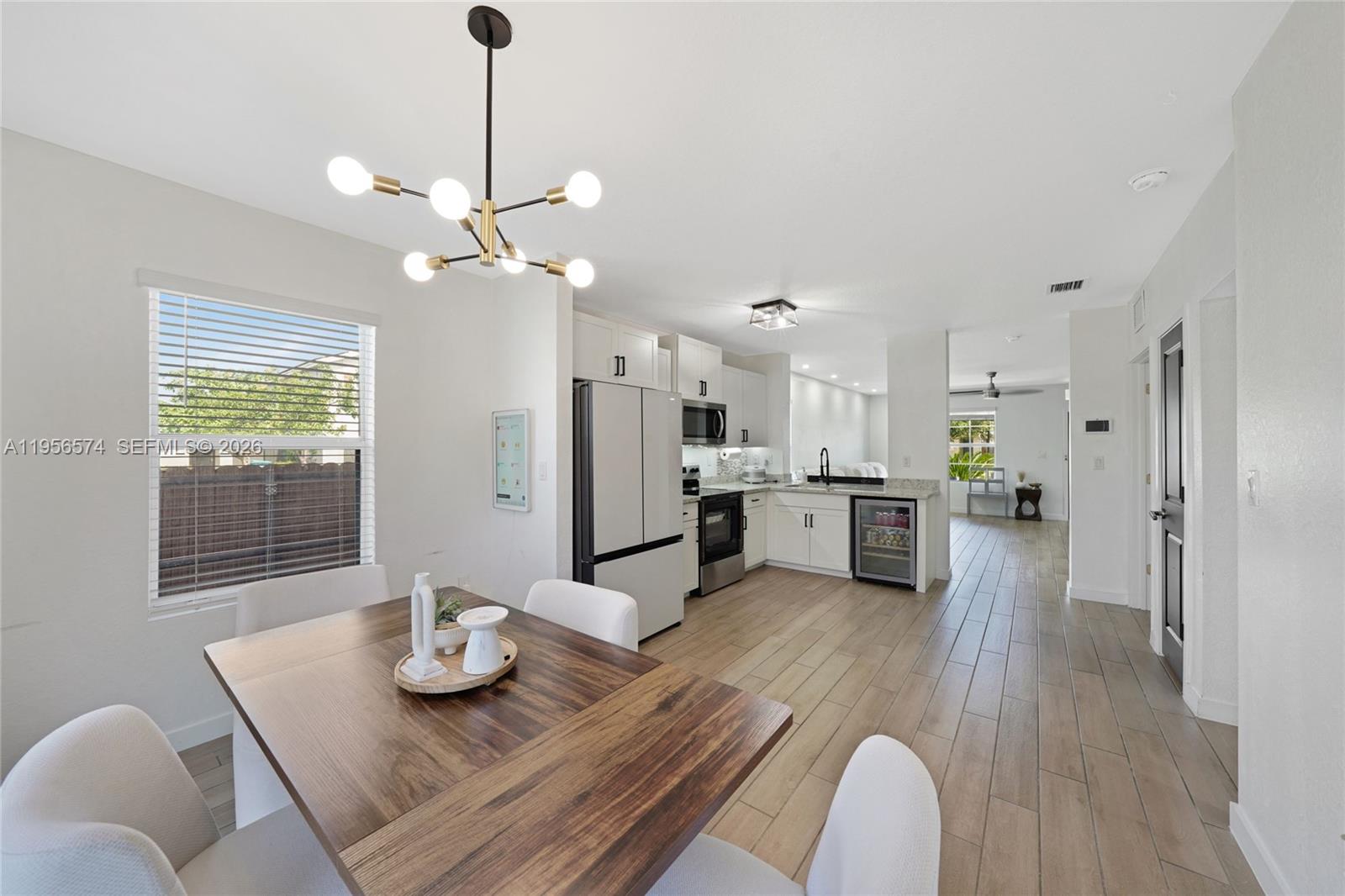 ROYAL HOMES WEST - Residential