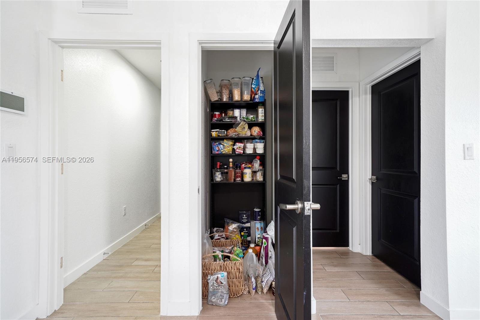 ROYAL HOMES WEST - Residential