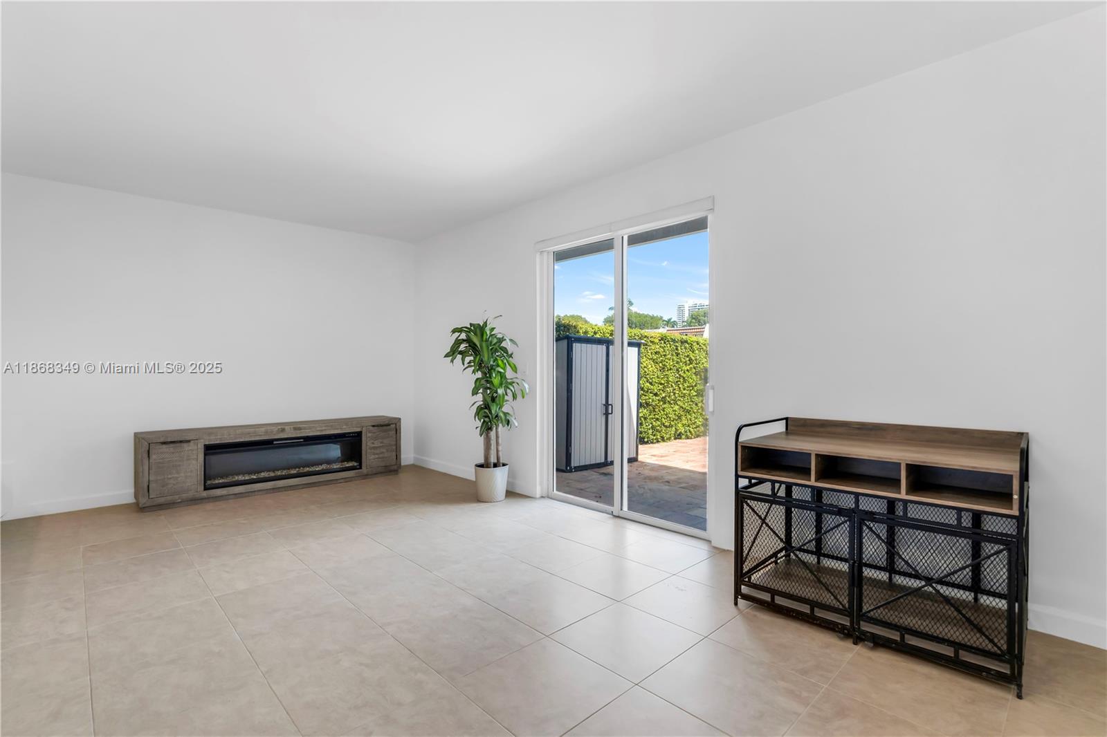 SHORE CLUB CONDO - Residential Lease