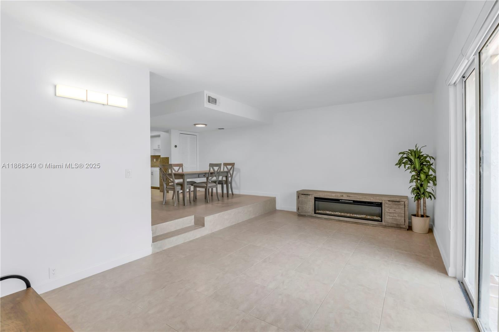 SHORE CLUB CONDO - Residential Lease