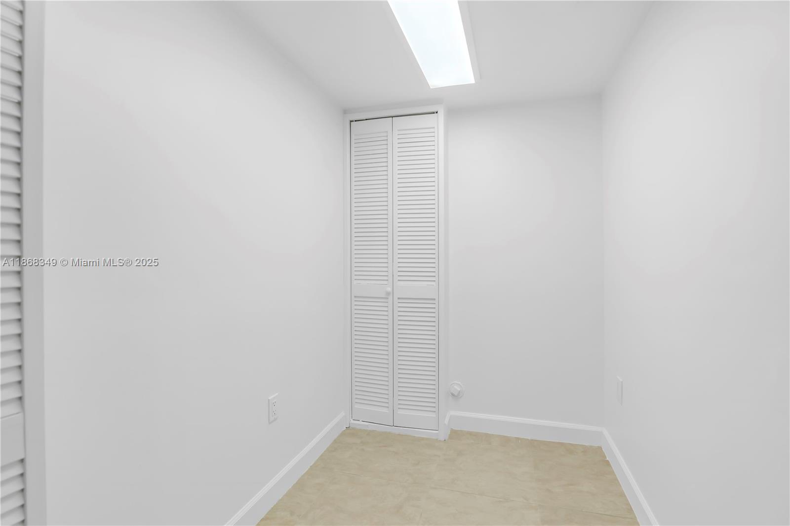 SHORE CLUB CONDO - Residential Lease