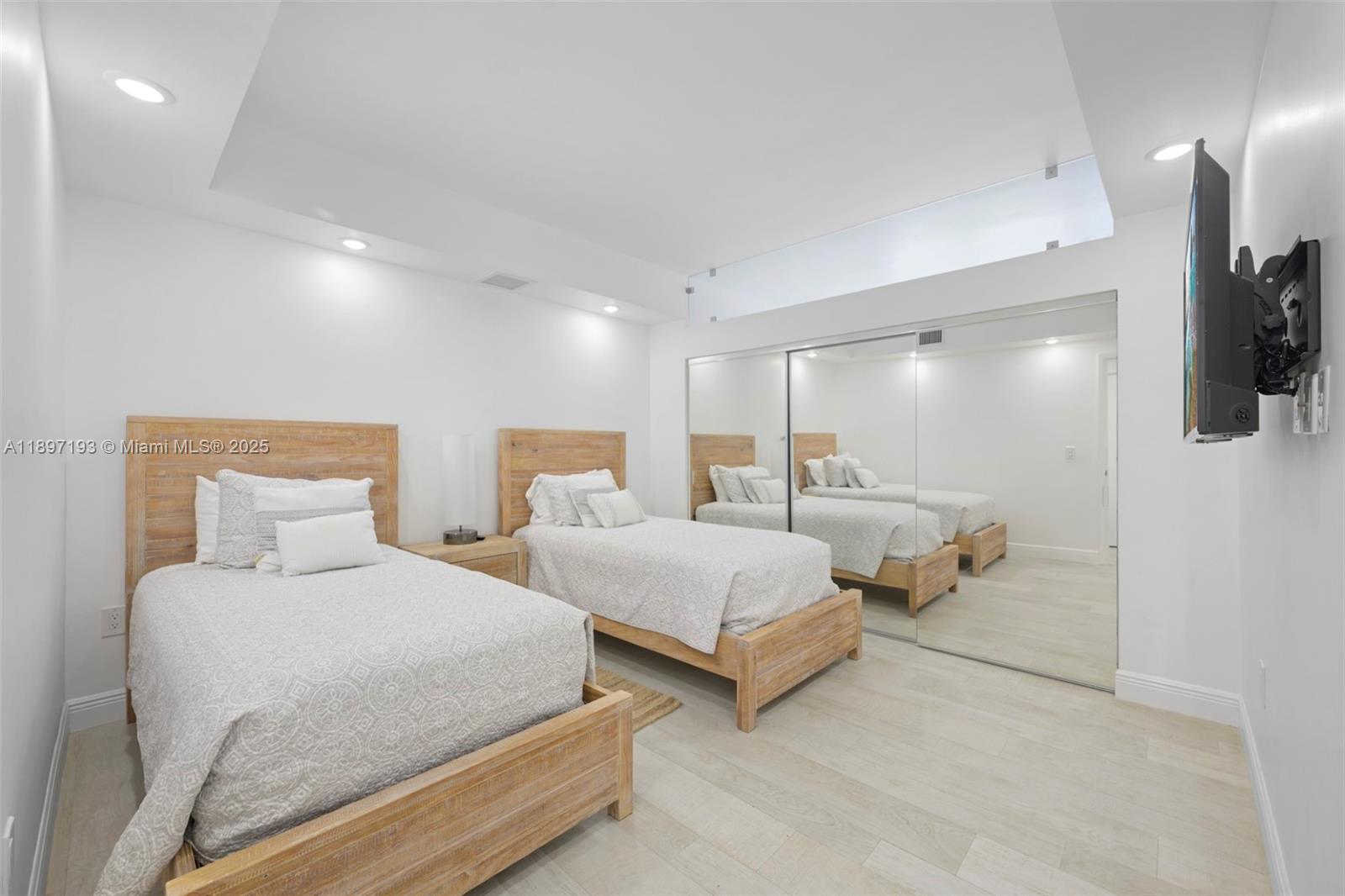 SEA RANCH CLUB B CONDO - Residential Lease