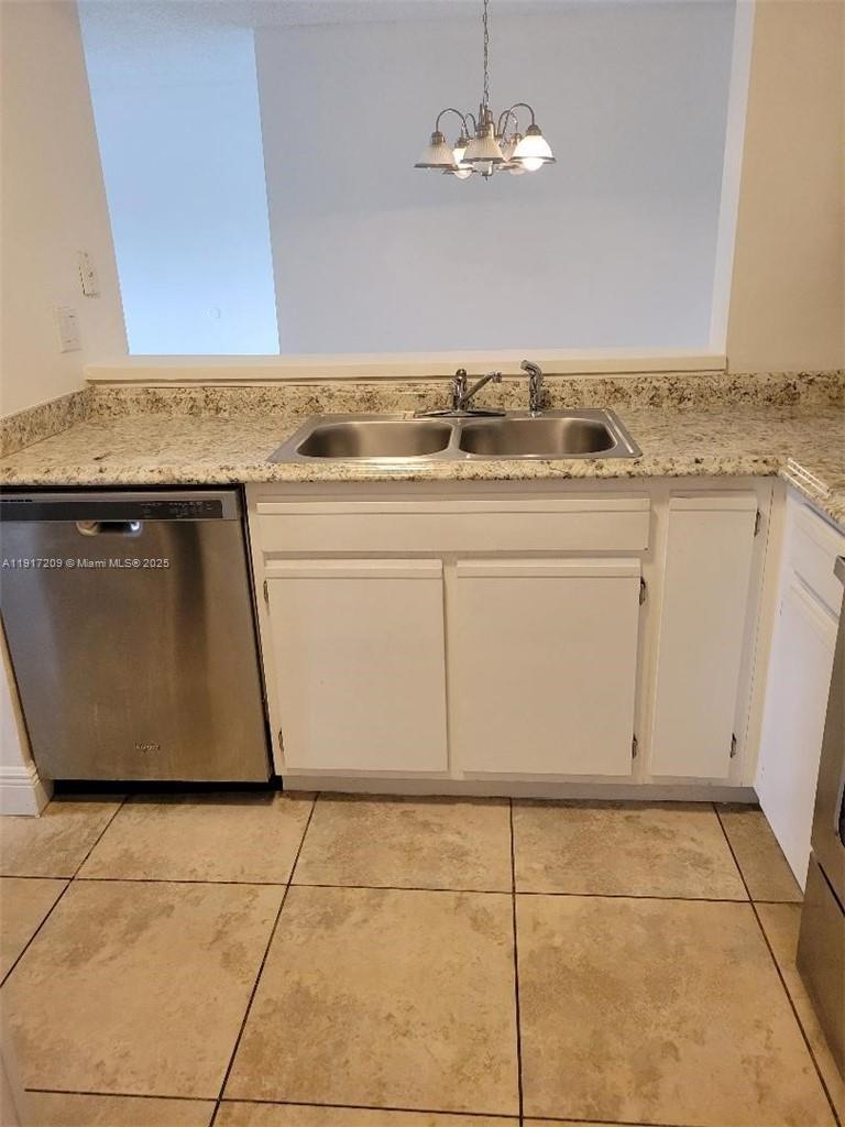 ROYAL POINCIANA CONDO - Residential Lease