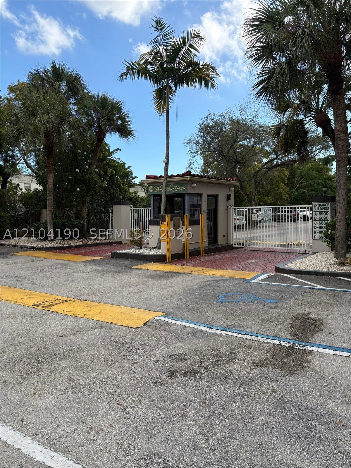 6900 N Kendall Dr A102