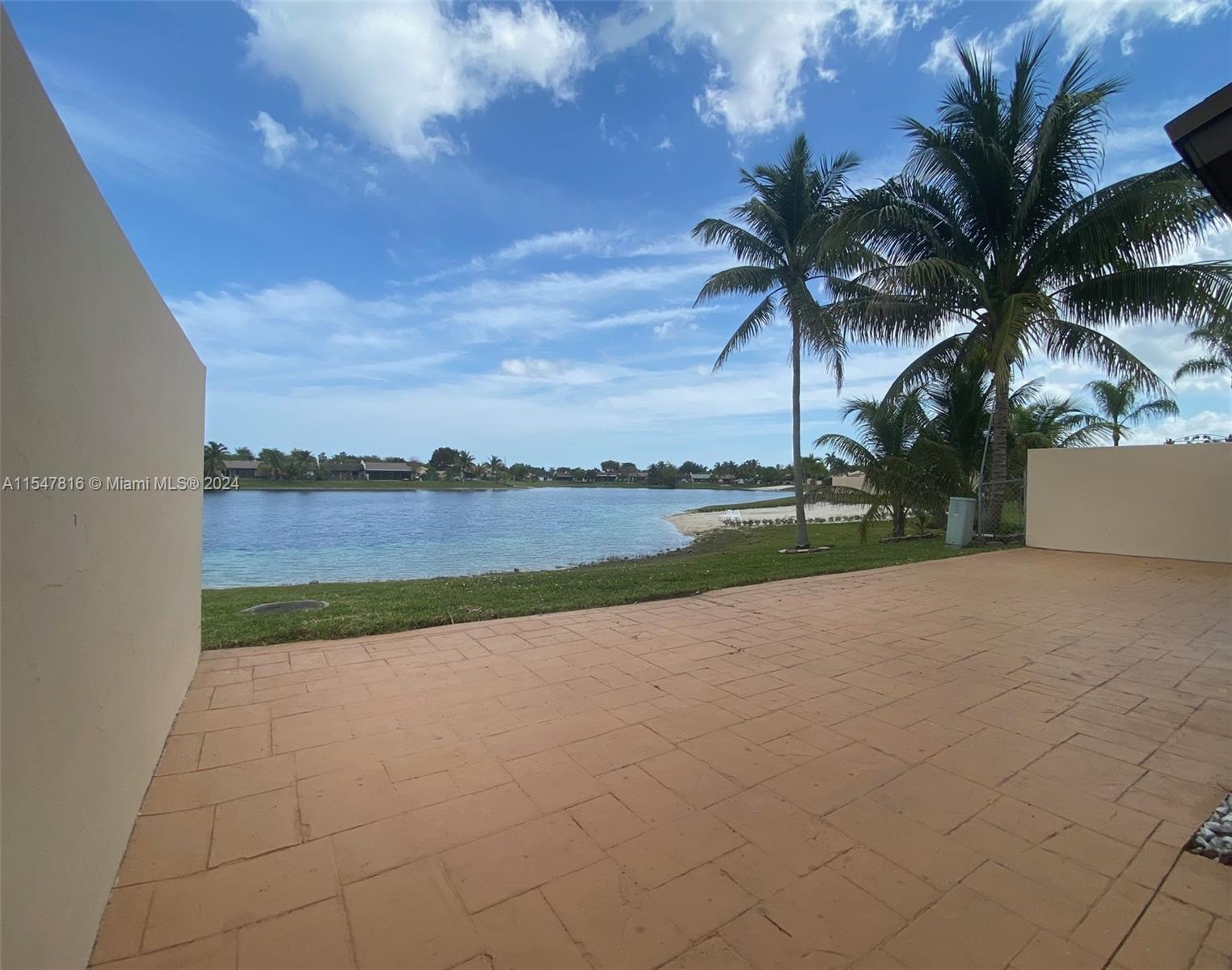 DEVON-AIRE VILLAS SEC 7 - Residential Lease