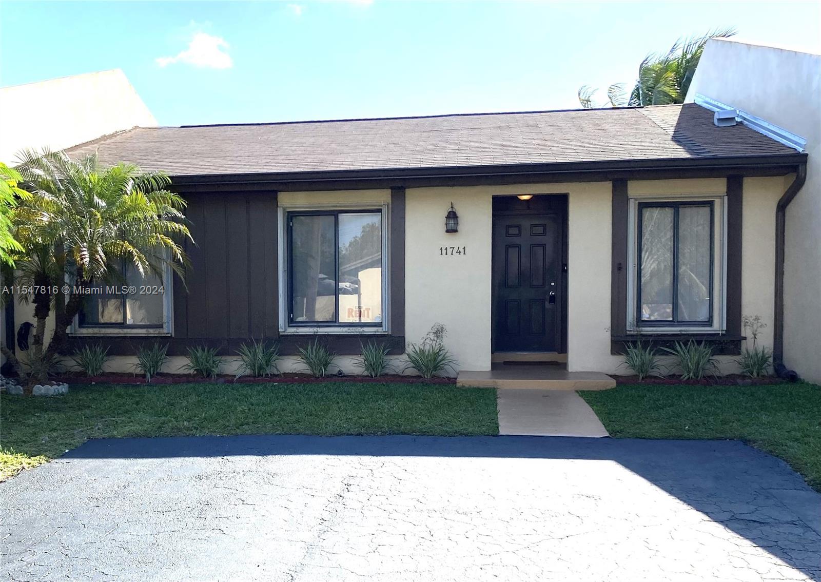 DEVON-AIRE VILLAS SEC 7 - Residential Lease