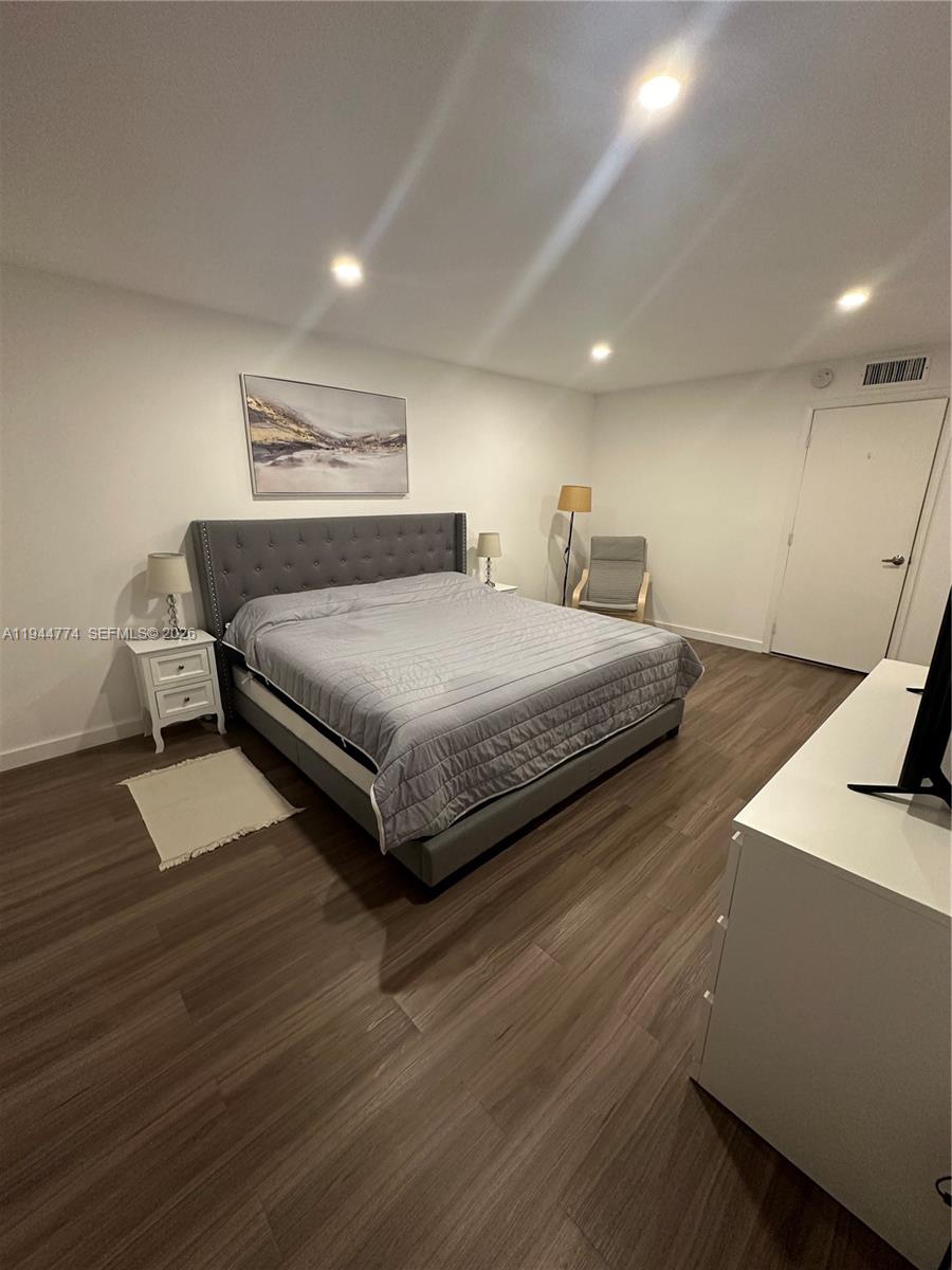 THE CLIPPER AT BISC COVE - Residential Lease