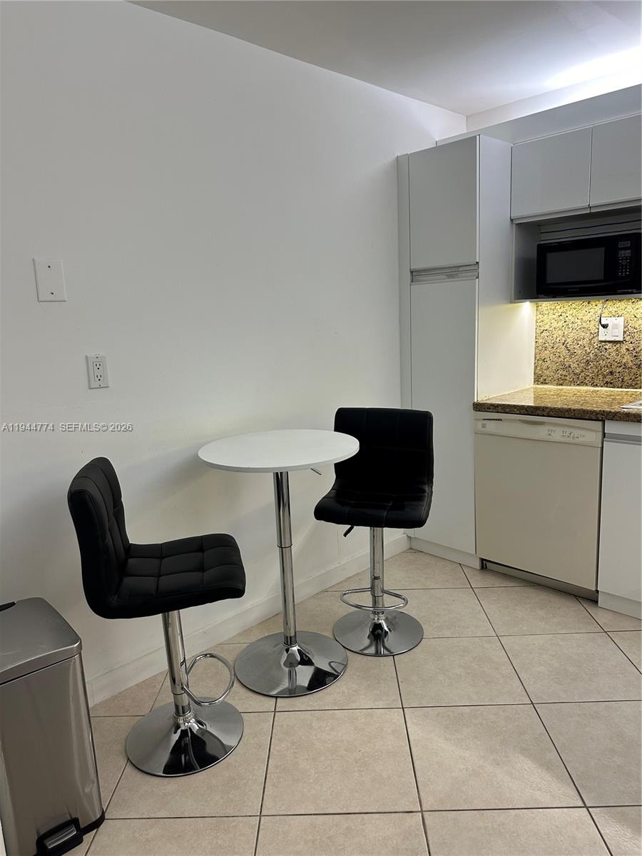 THE CLIPPER AT BISC COVE - Residential Lease