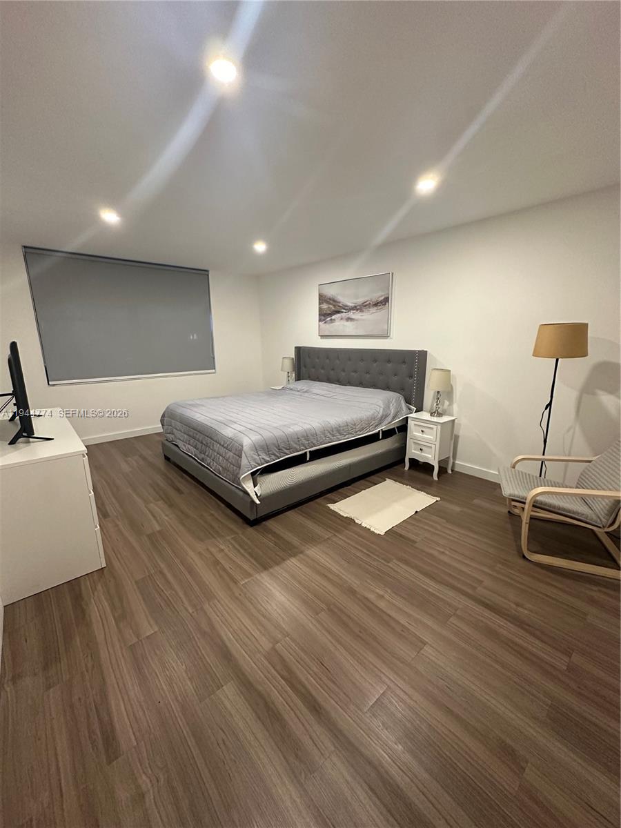 THE CLIPPER AT BISC COVE - Residential Lease