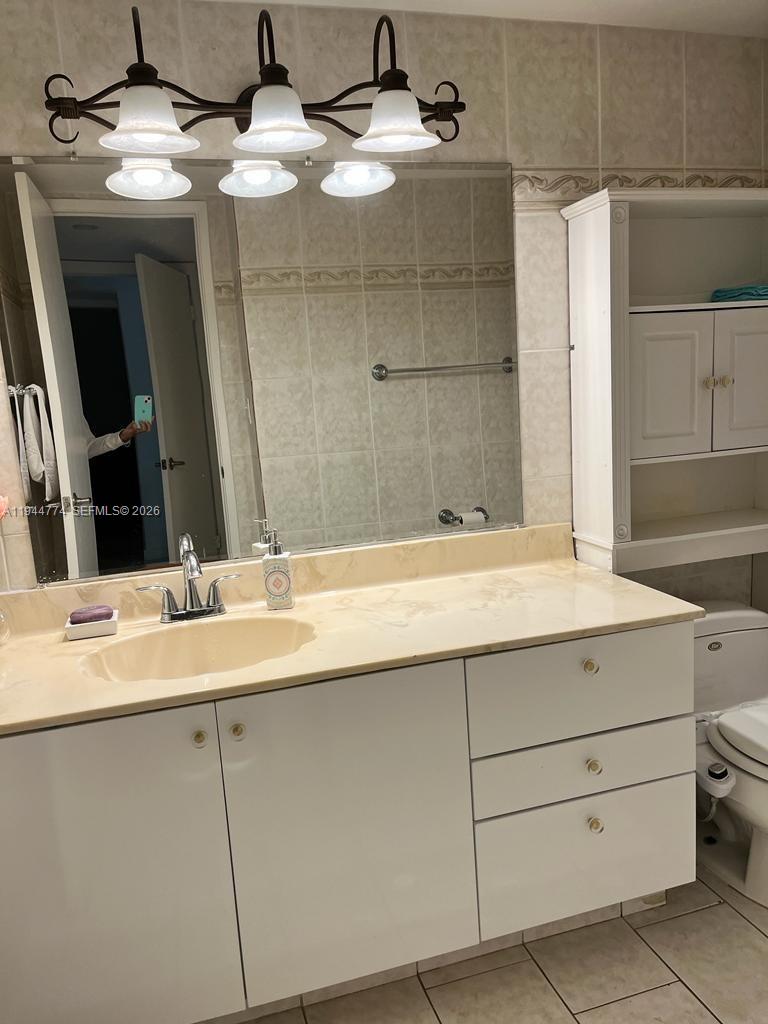 THE CLIPPER AT BISC COVE - Residential Lease