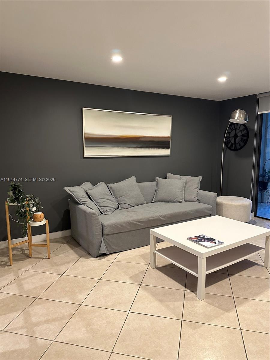 THE CLIPPER AT BISC COVE - Residential Lease