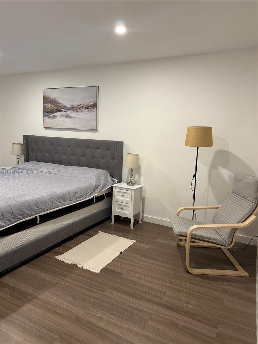 THE CLIPPER AT BISC COVE - Residential Lease
