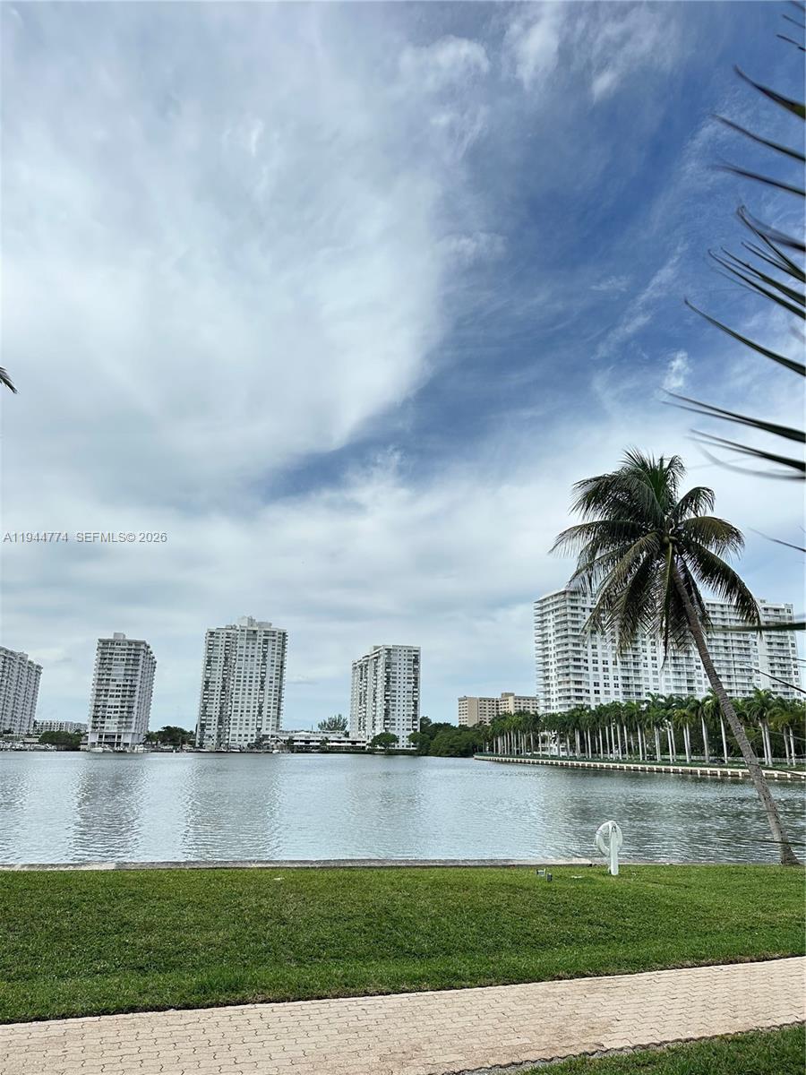 THE CLIPPER AT BISC COVE - Residential Lease