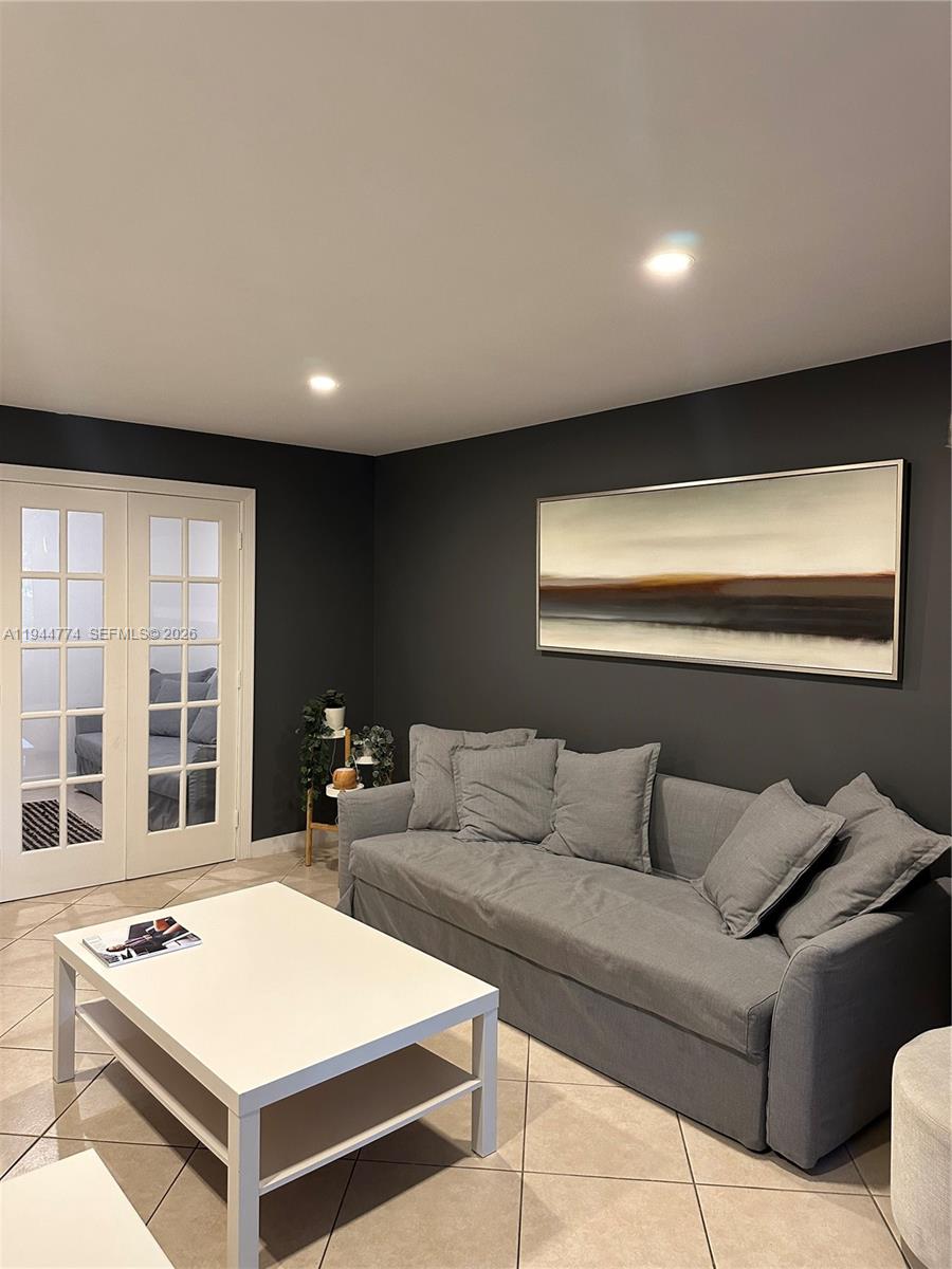 THE CLIPPER AT BISC COVE - Residential Lease
