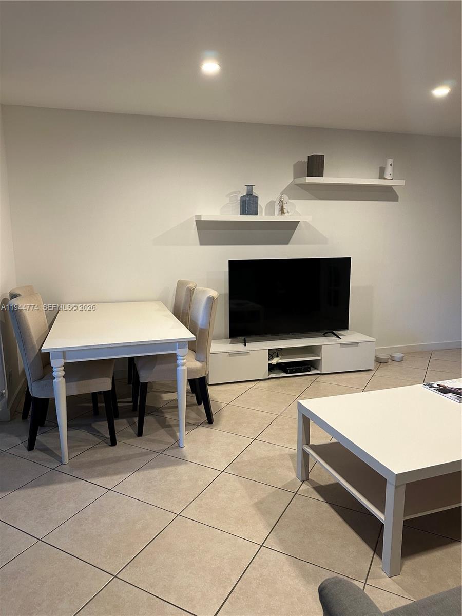 THE CLIPPER AT BISC COVE - Residential Lease